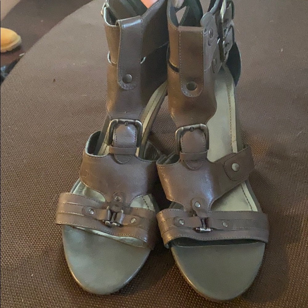 Women’s Gray Short Sandals Sz 10.5